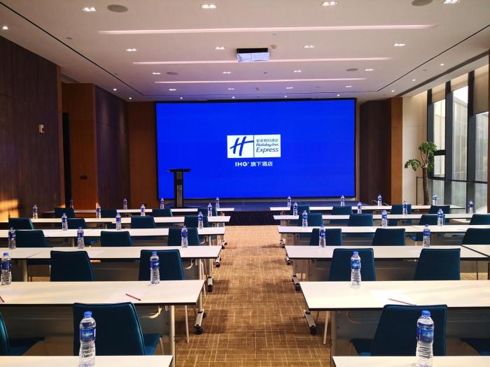 holiday inn express luanchuan