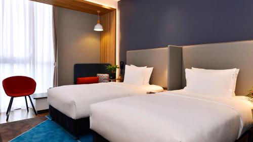 holiday inn express luanchuan