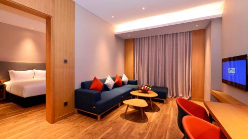 holiday inn express luanchuan