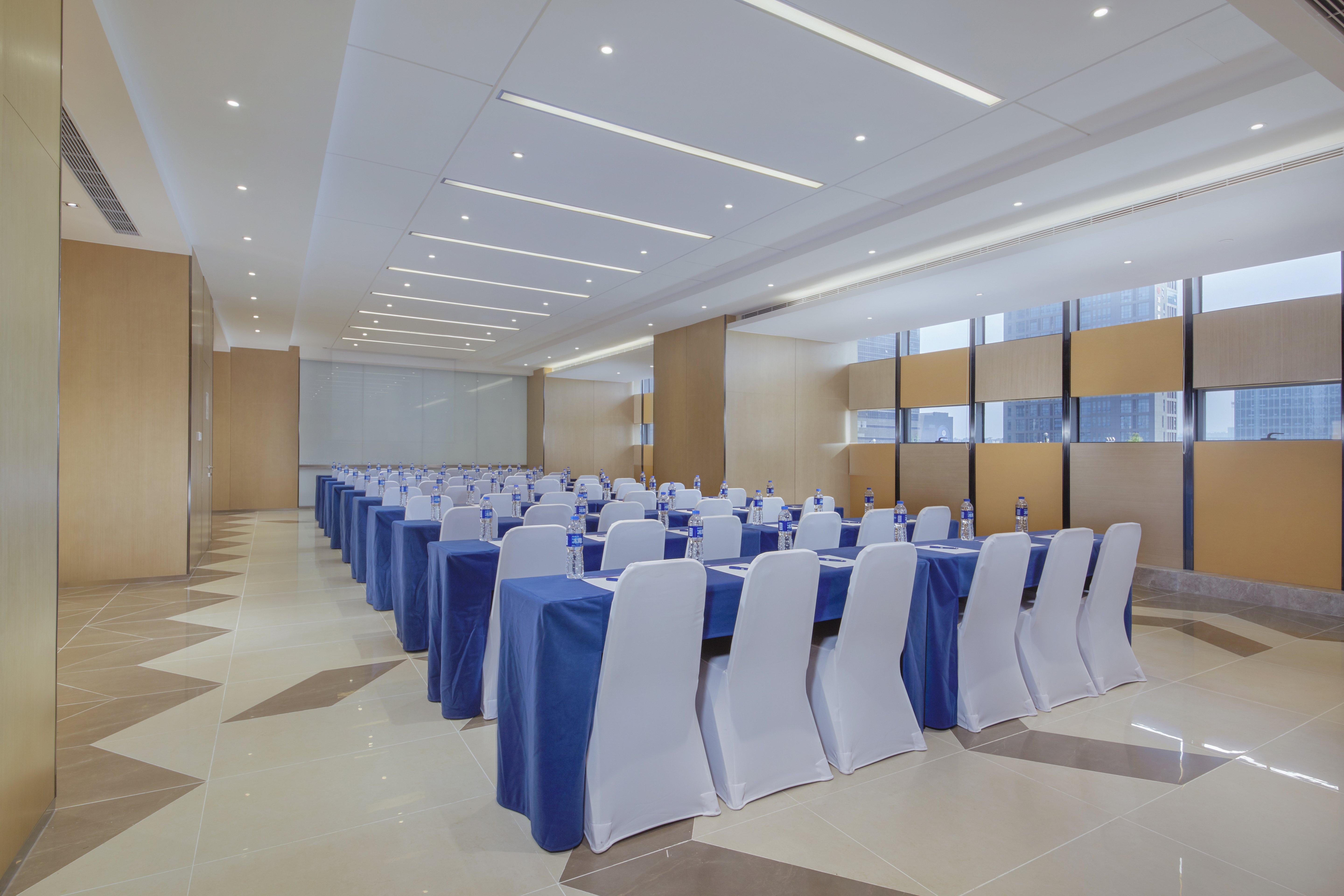 holiday inn express zhengzhou longzi lake an ihg hotel