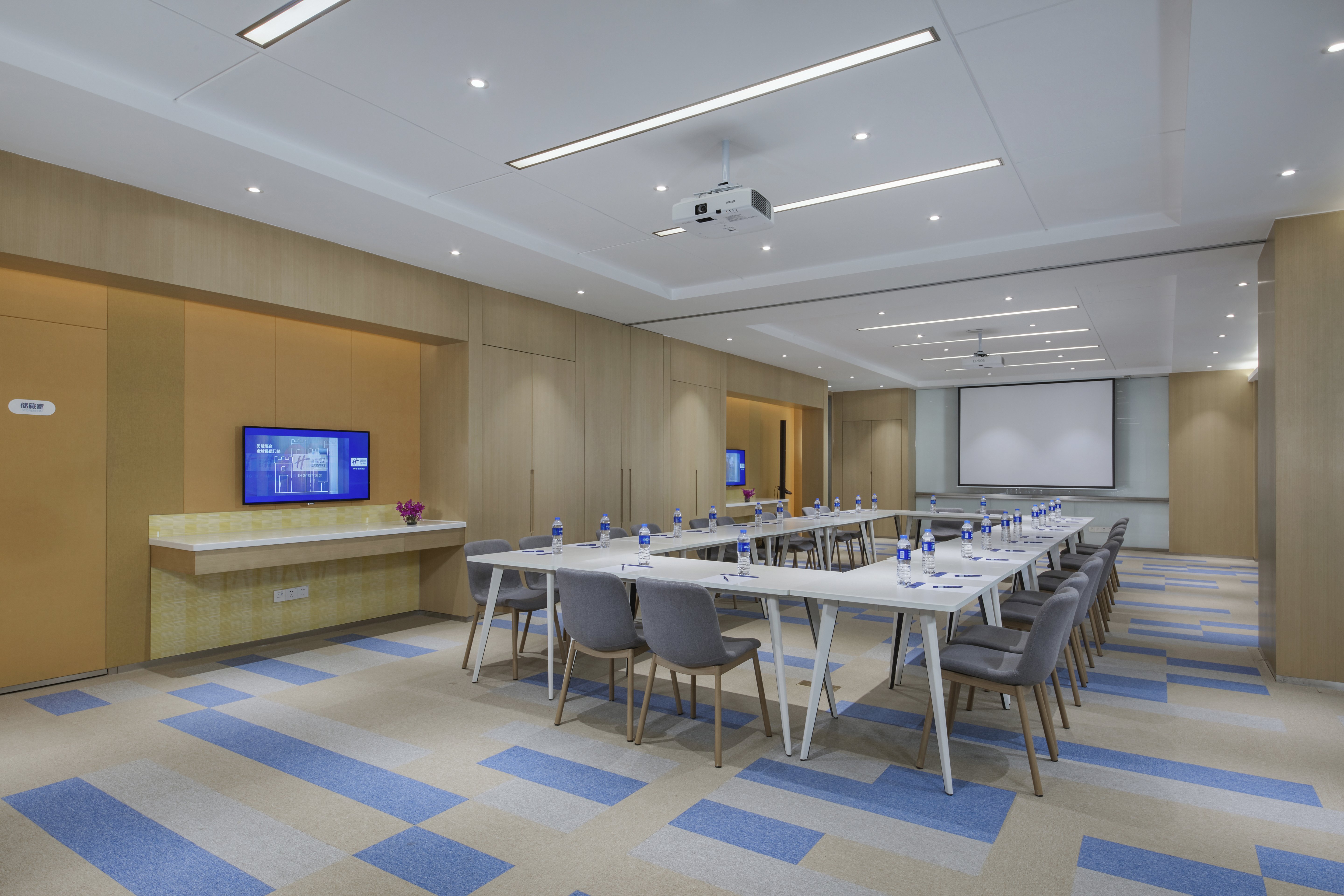 holiday inn express zhengzhou longzi lake an ihg hotel