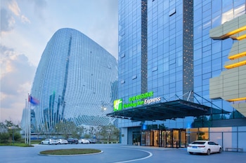holiday inn express zhengzhou longzi lake an ihg hotel