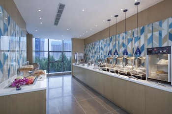 holiday inn express zhengzhou longzi lake an ihg hotel