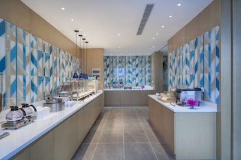 holiday inn express zhengzhou longzi lake an ihg hotel