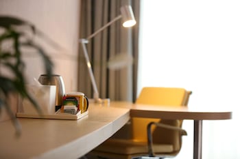 holiday inn express zhengzhou longzi lake an ihg hotel