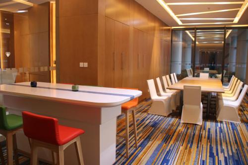 holiday inn express wuxi taihu new city an ihg hotel