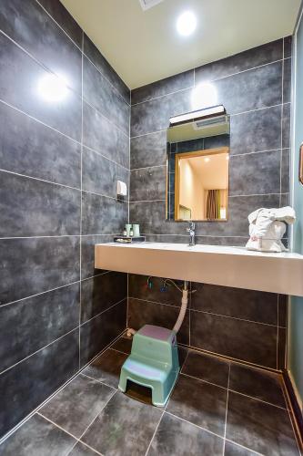 once artistic inn