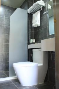 once artistic inn