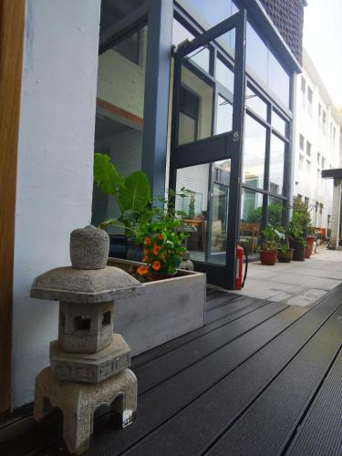 once artistic inn
