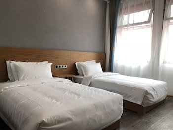 once artistic inn