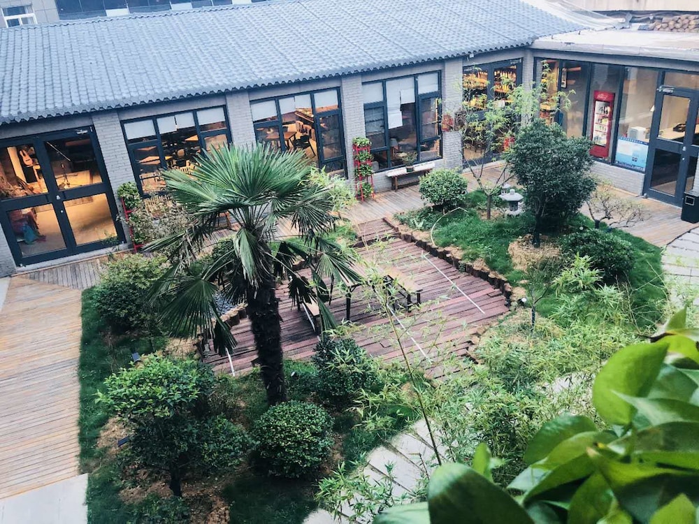 once artistic inn