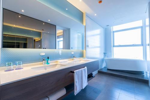 holiday inn express harbin qunli an ihg hotel