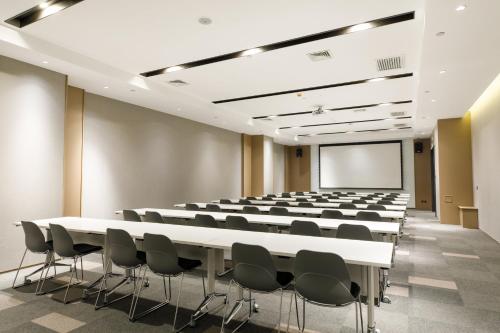 holiday inn express harbin qunli an ihg hotel