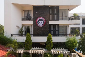 mad monkey siem reap hostel