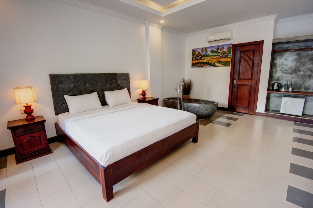 mad monkey siem reap hostel