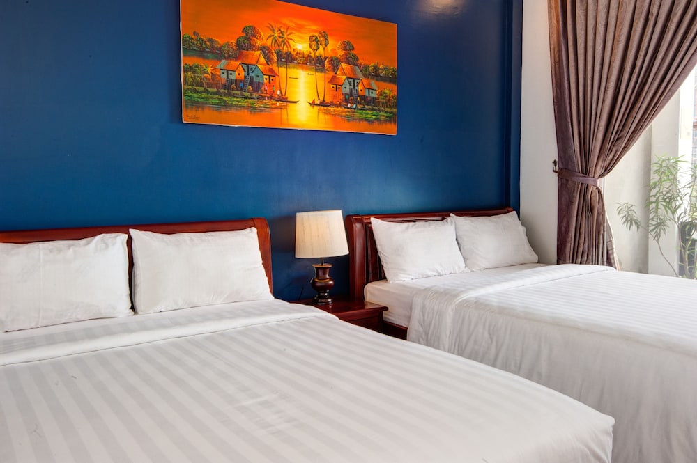 mad monkey siem reap hostel