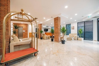 atrium boutique hotel