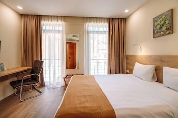 atrium boutique hotel