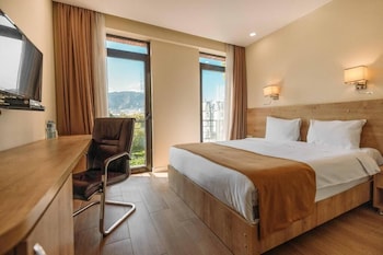 atrium boutique hotel