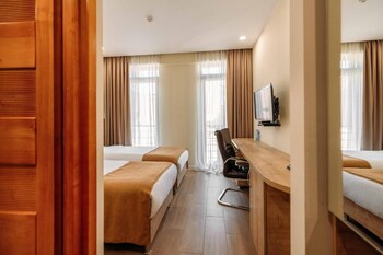 atrium boutique hotel