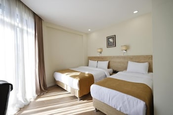 atrium boutique hotel