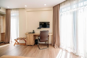 atrium boutique hotel