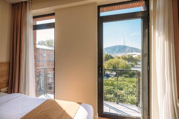 atrium boutique hotel