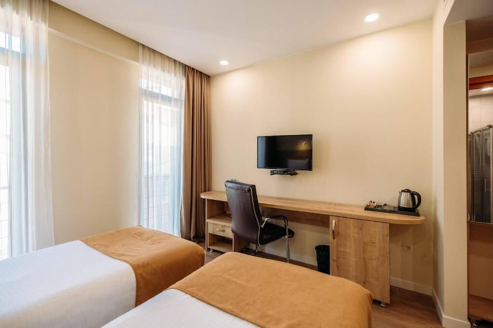 atrium boutique hotel