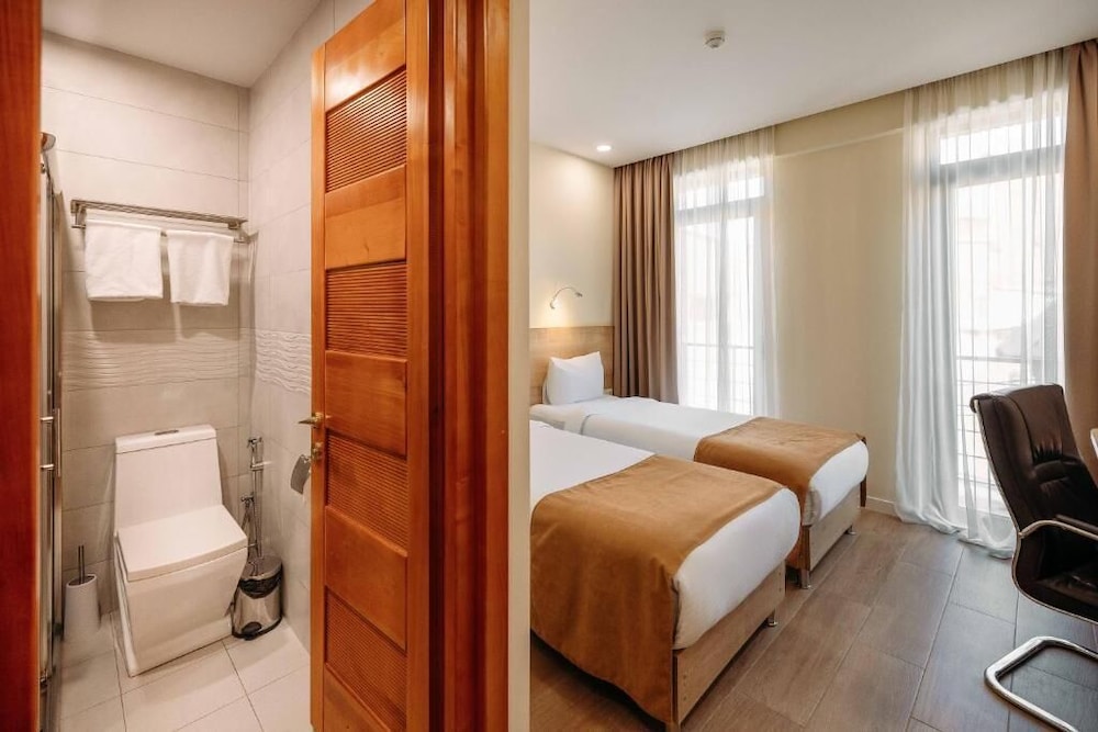 atrium boutique hotel
