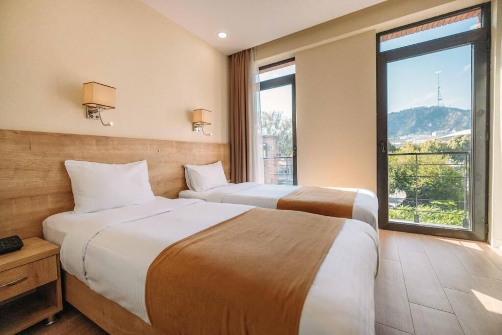 atrium boutique hotel