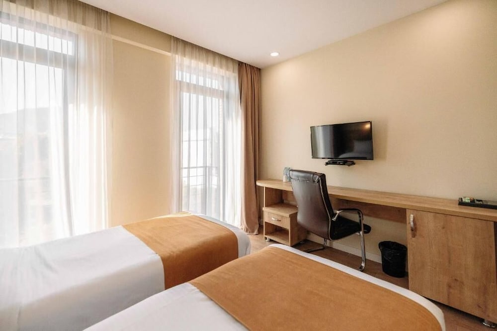 atrium boutique hotel