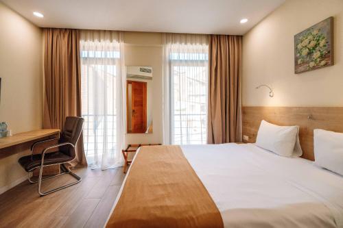 atrium boutique hotel