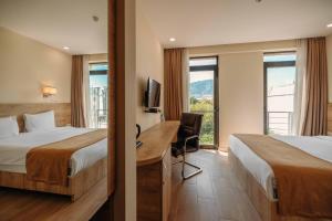 atrium boutique hotel