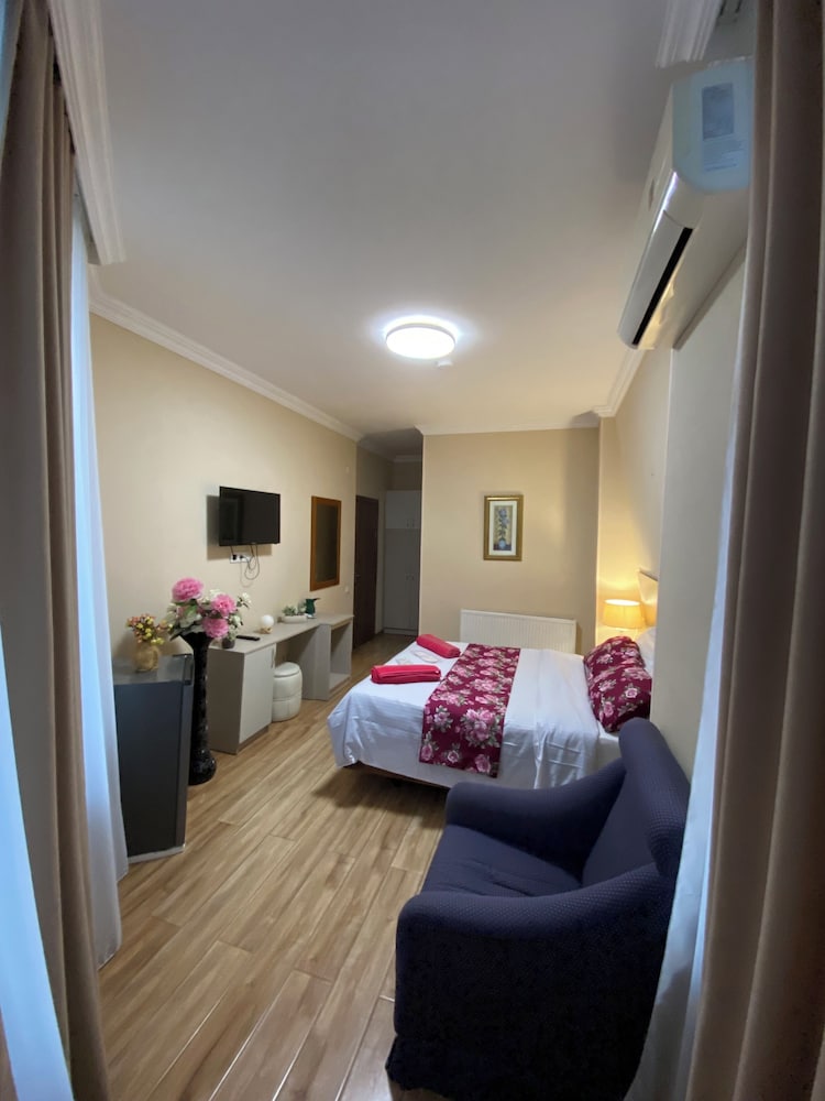 central hotel