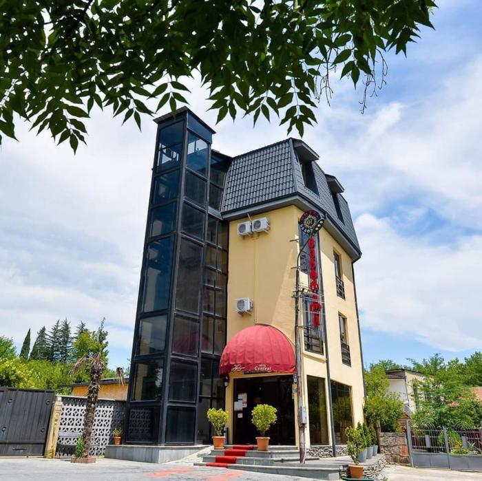 central hotel