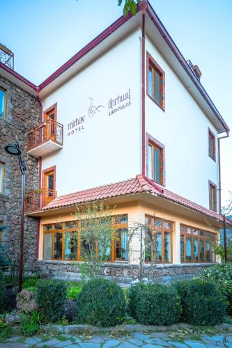 hotel mirhav