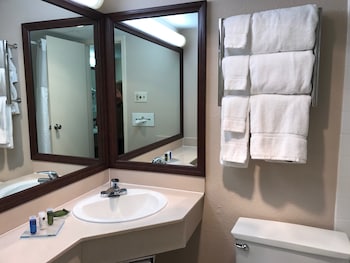 radisson hotel louisville north