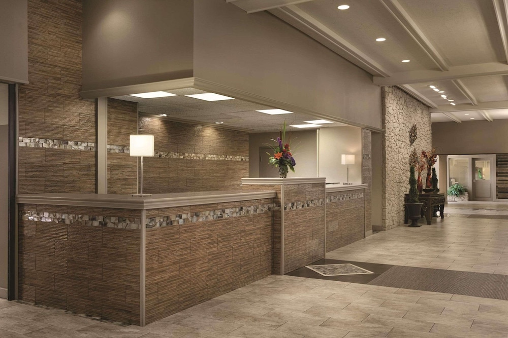 radisson hotel louisville north