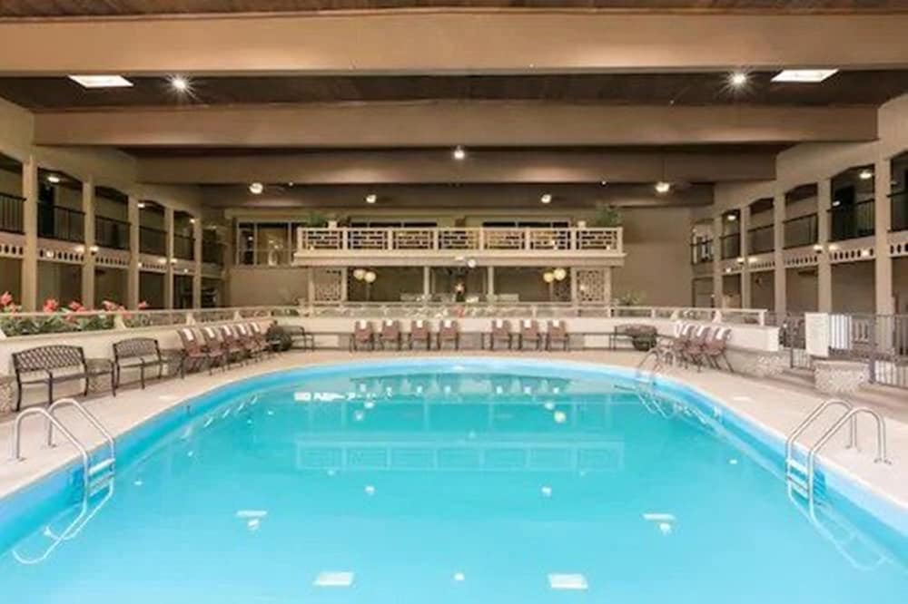 radisson hotel louisville north