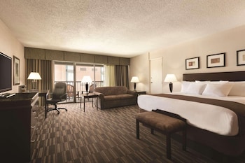 radisson hotel louisville north