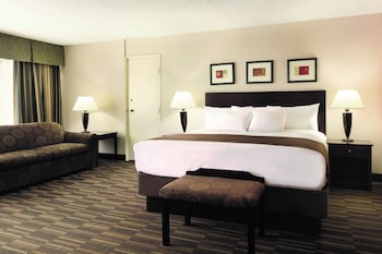 radisson hotel louisville north