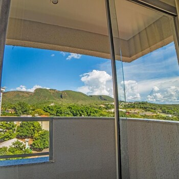 serra madre residence