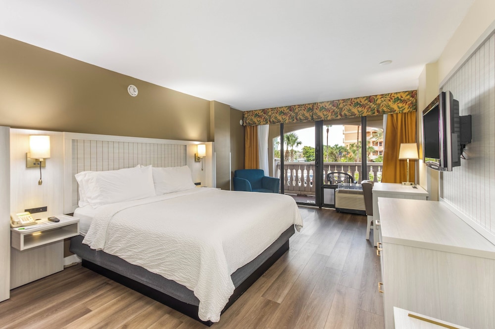 holiday inn and suites clearwater beach by ihg