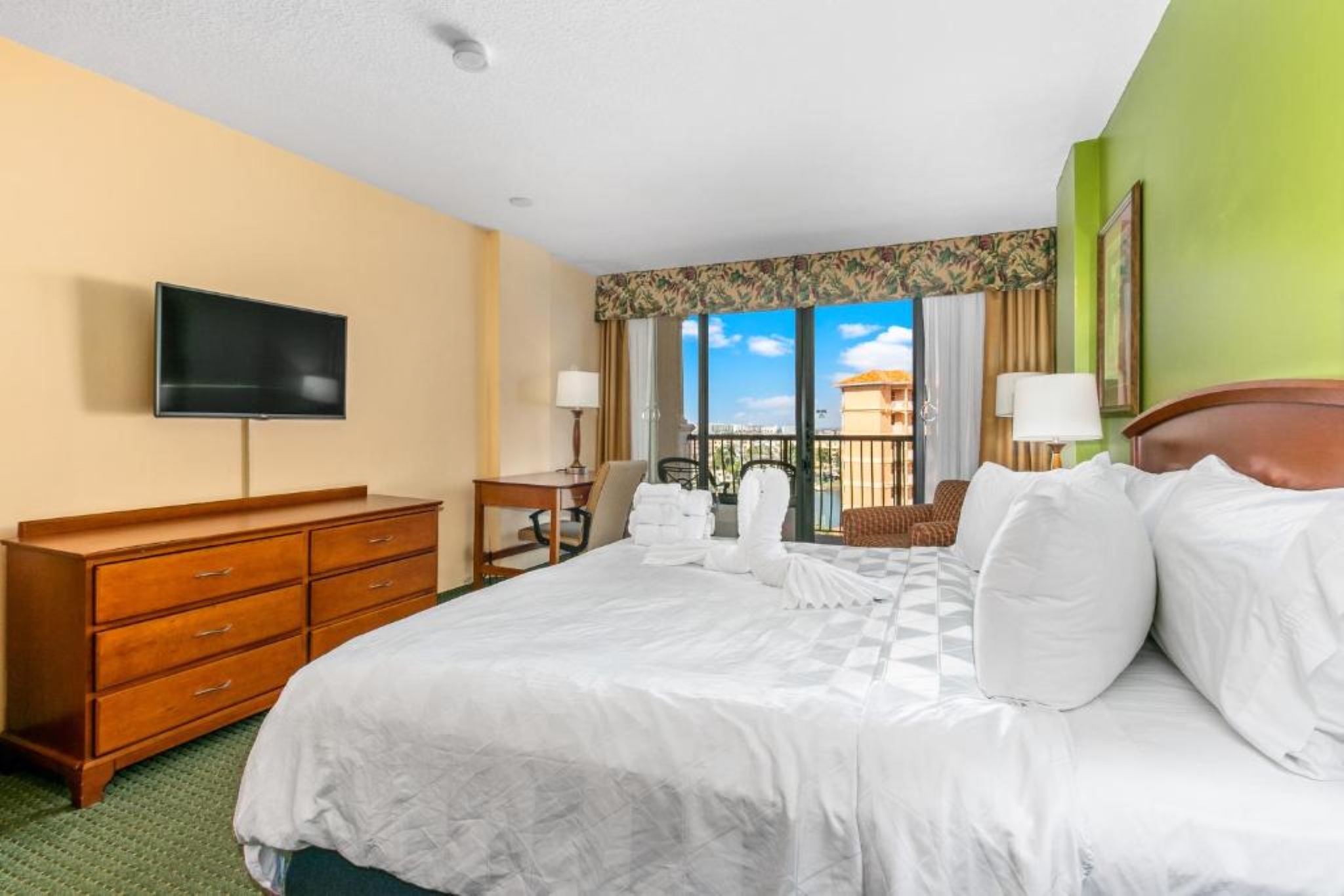 holiday inn and suites clearwater beach by ihg