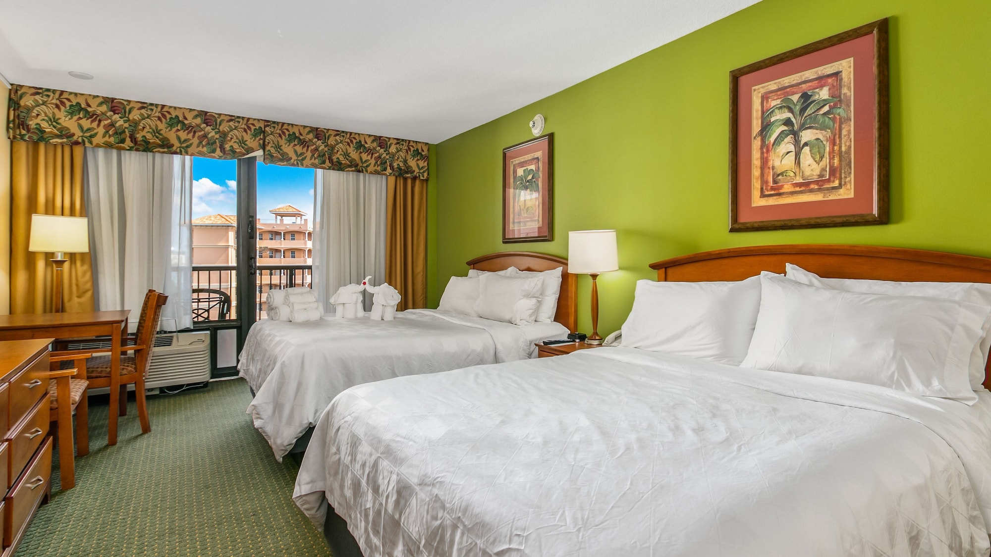 holiday inn and suites clearwater beach by ihg