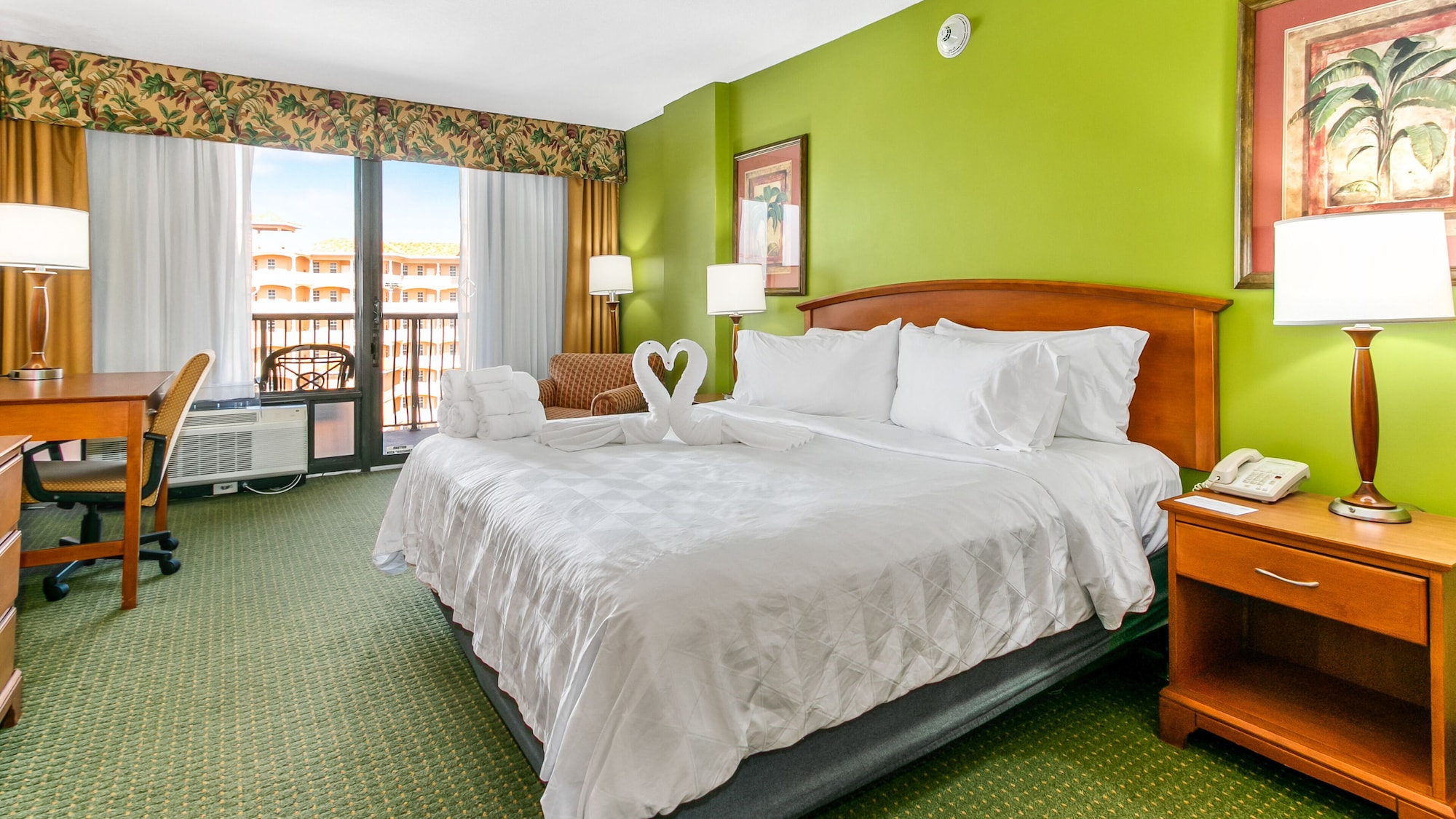 holiday inn and suites clearwater beach by ihg