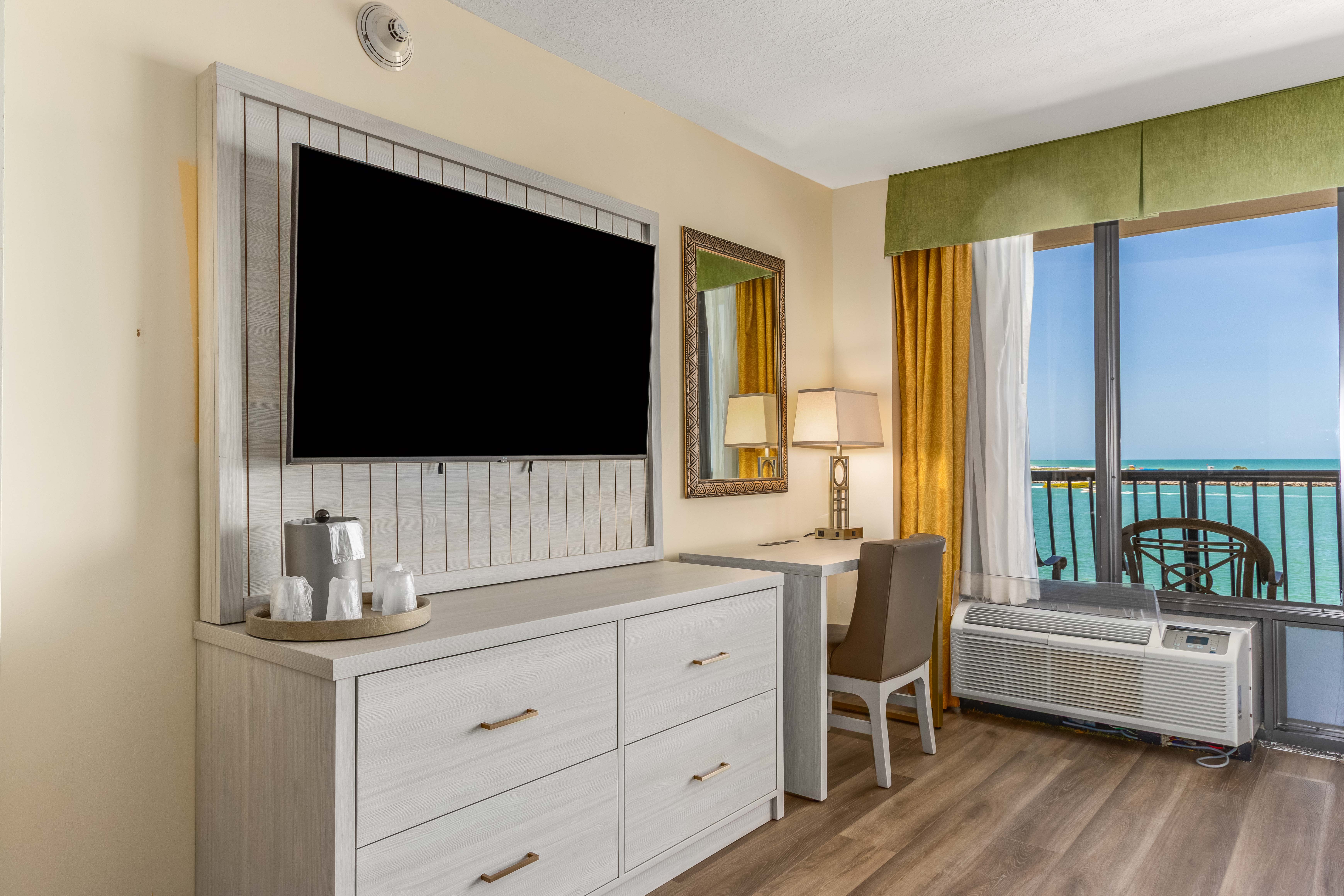 holiday inn and suites clearwater beach by ihg