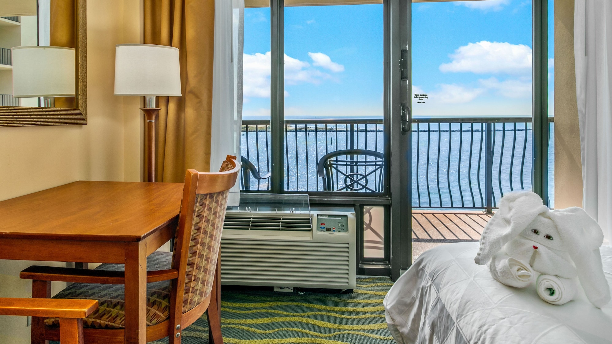 holiday inn and suites clearwater beach by ihg