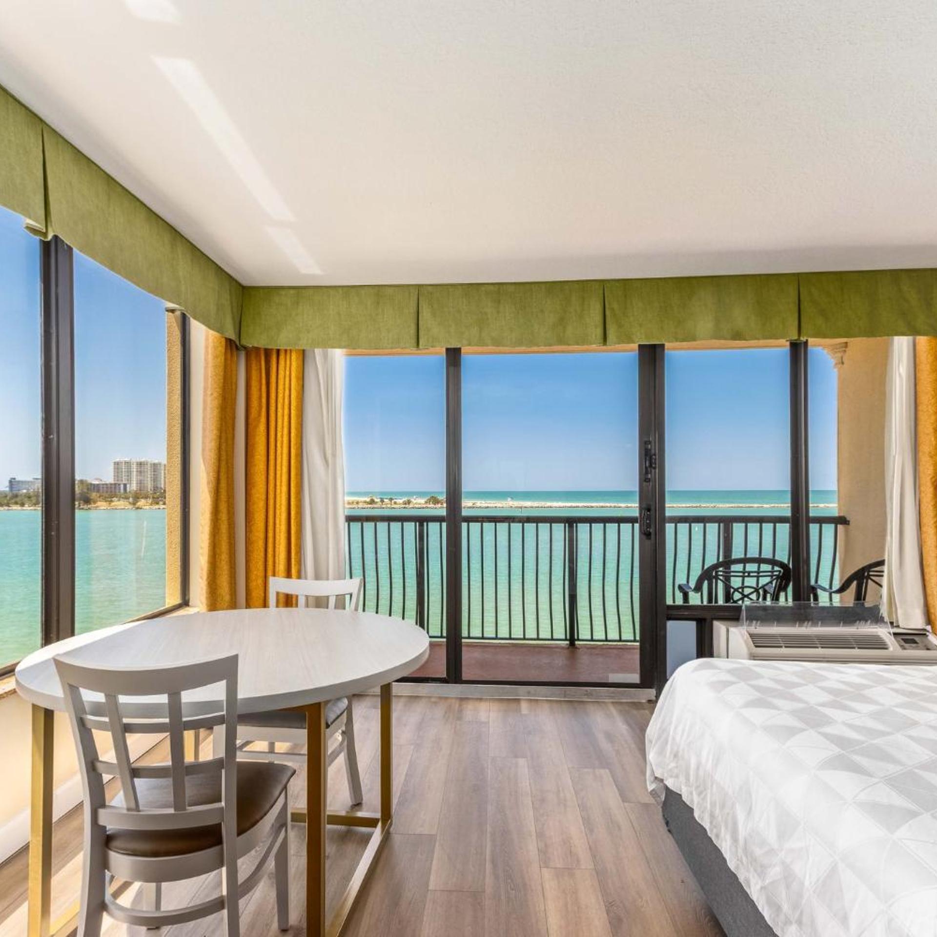holiday inn and suites clearwater beach by ihg