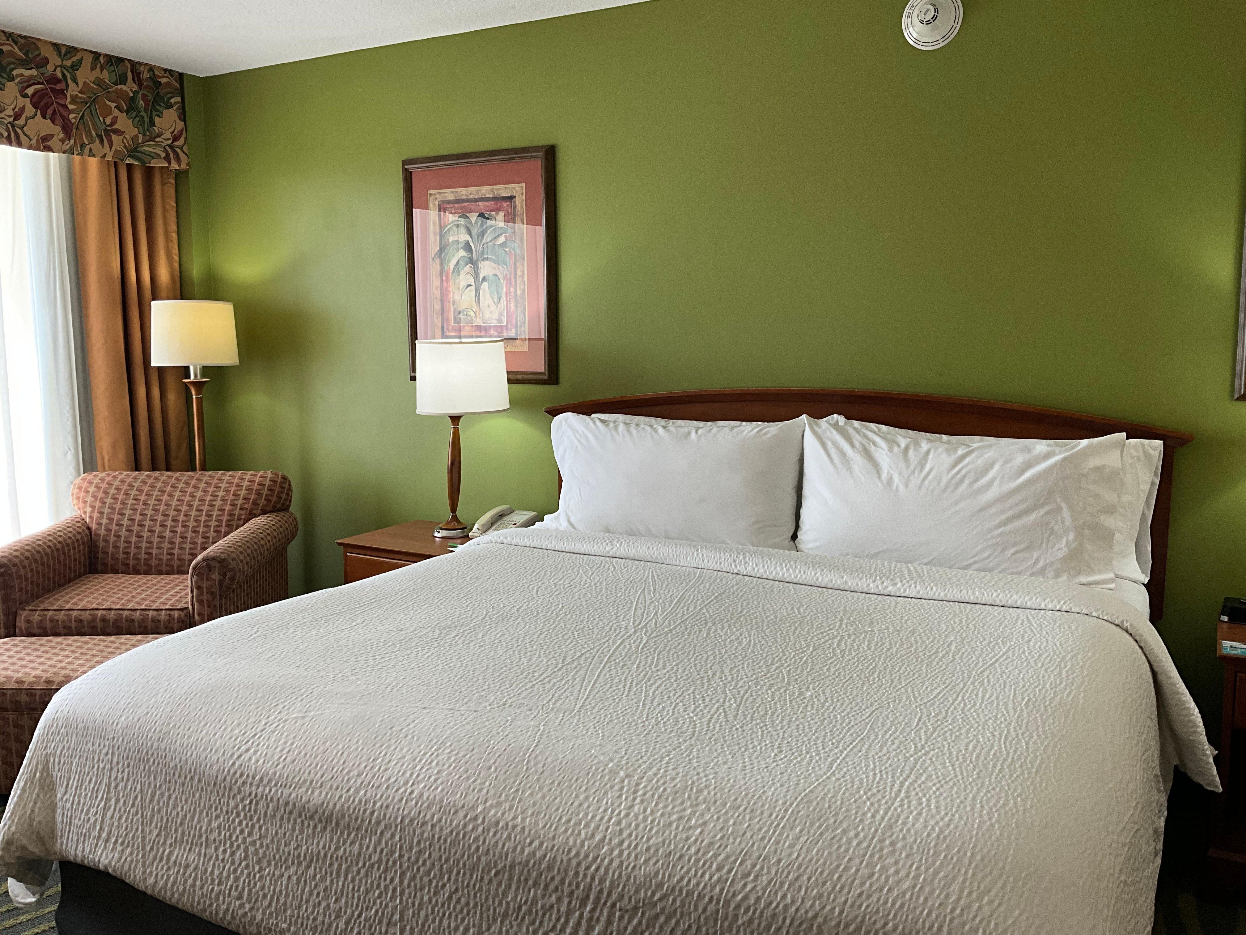 holiday inn and suites clearwater beach by ihg